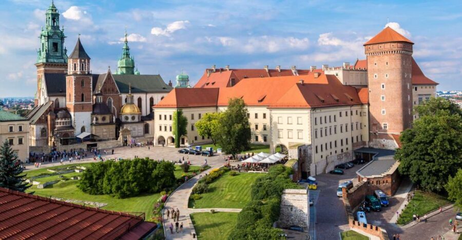 Krakow: Wawel Castle, Cathedral, Rynek Underground & Lunch - Key things you’ll notice on this Wawel + Underground tour