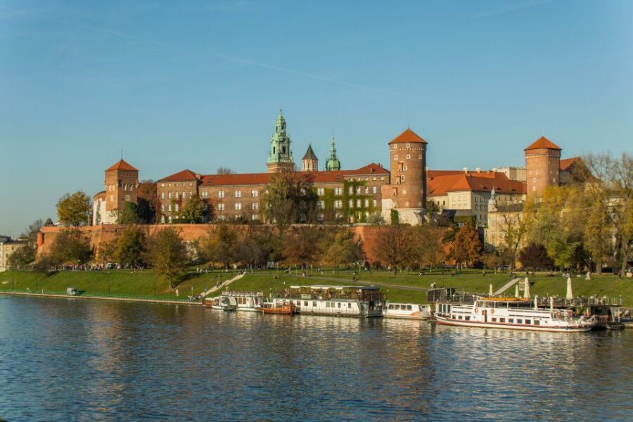 Krakow: Wawel Castle, Cathedral, Rynek Underground & Lunch - Wawel Castle rooms: Renaissance, Baroque, and serious royal bling