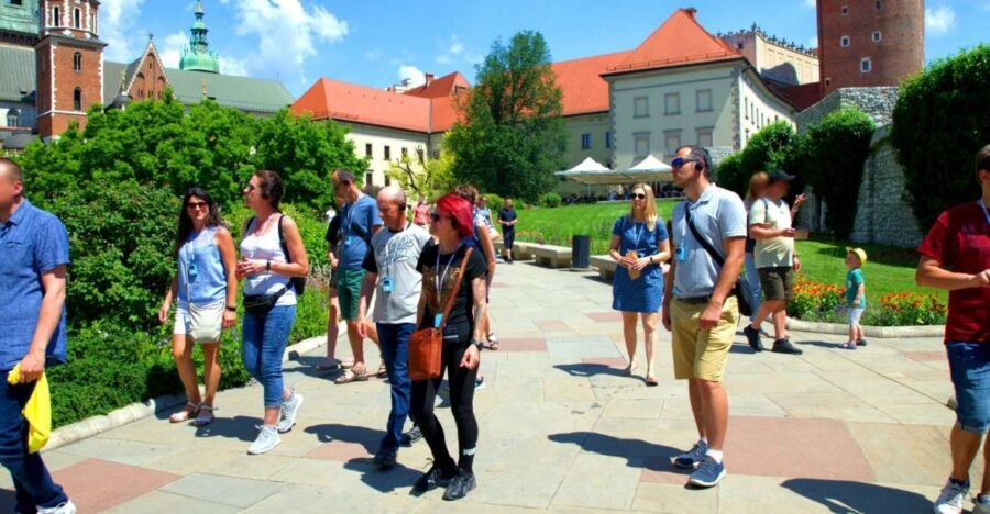 Krakow: Wawel Castle Guided Tour with Entry Tickets - Key things to know before you go