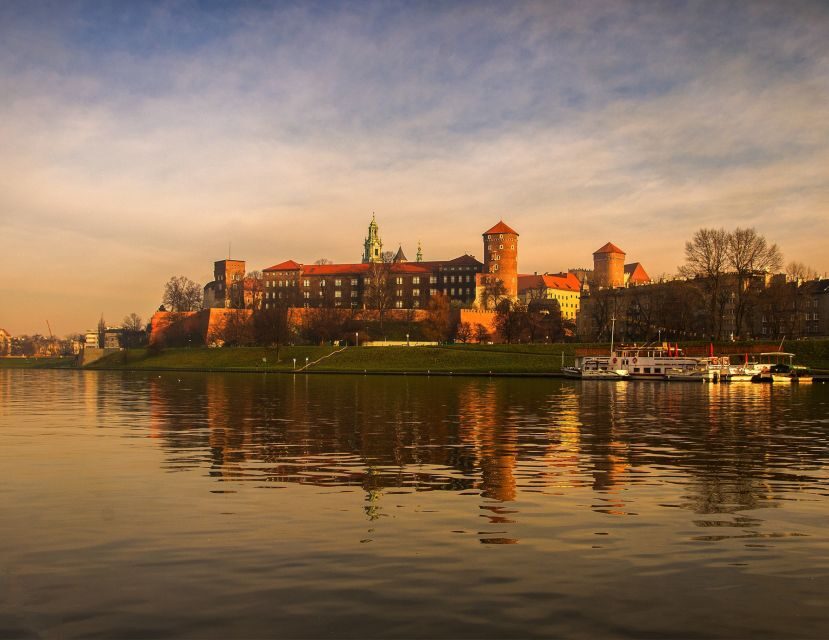 Krakow: Wawel Castle Guided Tour with Entry Tickets - How the guide turns rooms into stories (not just descriptions)