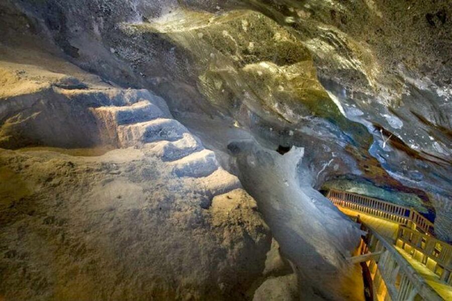 Kraków: Wieliczka Salt Mine Guided Tour with Hotel Pickup - Should you book this Wieliczka guided tour?