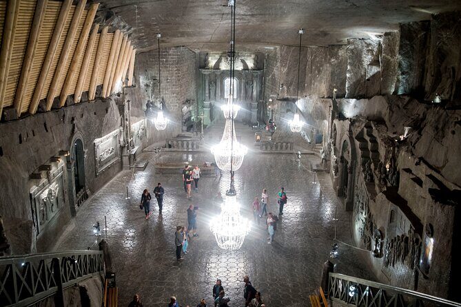 Krakow: Wieliczka Salt Mine Guided Tour with Pick-up options - The short break before the main guide: use it well