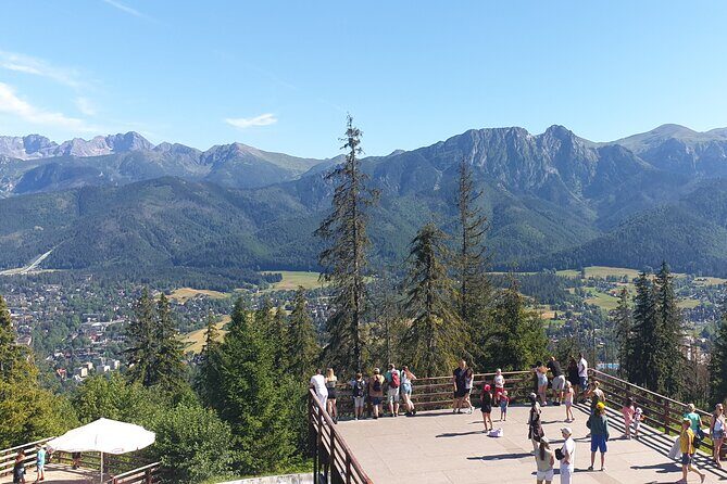 Krakow - Zakopane: Funicular, Cheese and Highland Highlights - Hotel pickup and the smooth ride out of Krakow