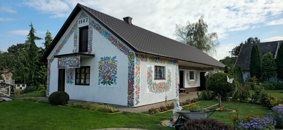 Krakow: Zalipie Village Tour - The heart of Zalipie: 3 hours to spot flowers on everything
