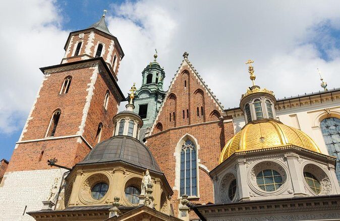Krakow's Essential Tour of the Old Town and Wawel Castle - Getting Oriented: Rynek Główny to Wawel in About 2.5 Hours