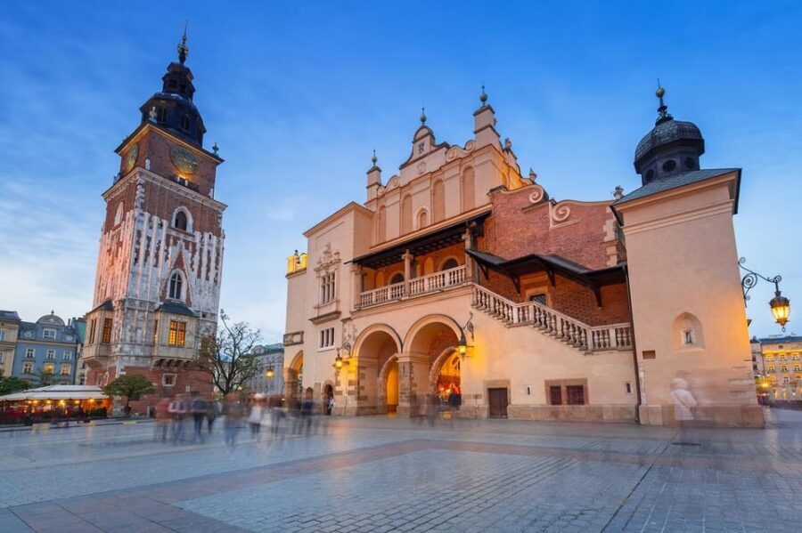 Krakow's Old Town, St. Mary's Basilica and Rynek Underground - UNESCO Old Town on foot: trading streets to royal Kraków