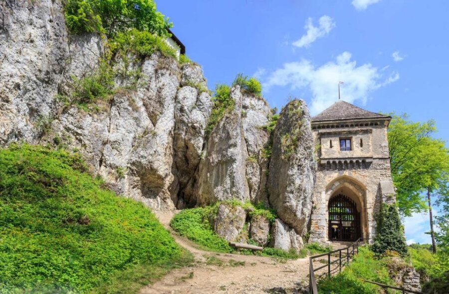 Ojcow National Park: Full-Day Trip from Krakow - Pieskowa Skala: a well-preserved Renaissance castle on dramatic cliffs