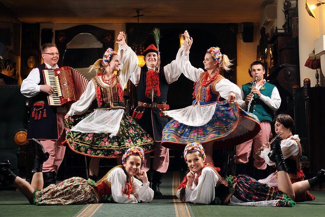 Polish Folk Show with 3 course dinner in Krakow legendary restaurant - Two 25-minute folk-show blocks: what the pacing really feels like