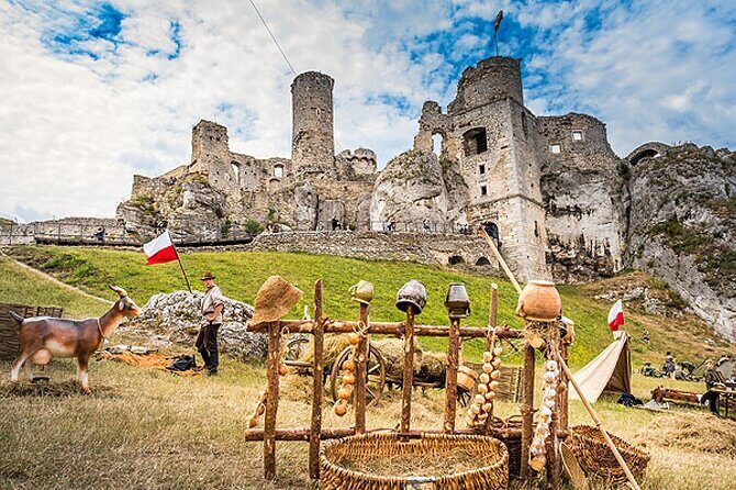 Private Guided Tour to Trail of the Eagles Nests from Krakow - Stop 5: Ogrodzieniec ruins near Podzamcze and the family who built them