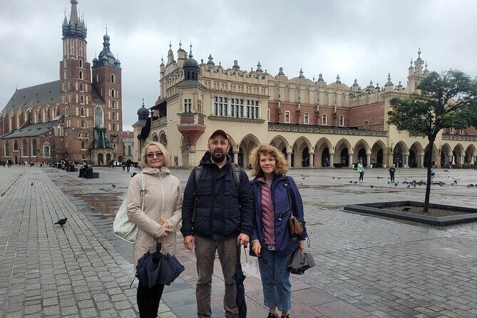 Private Krakow City Tour, Old Town and Jewish District Tour - Kazimierz’s essentials: Market Square and Mrs. Dresner’s stairs