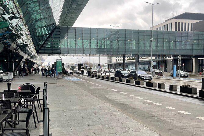 Private Transfer from/to Krakow Airport - Door-to-door private transfer: what you’re really buying