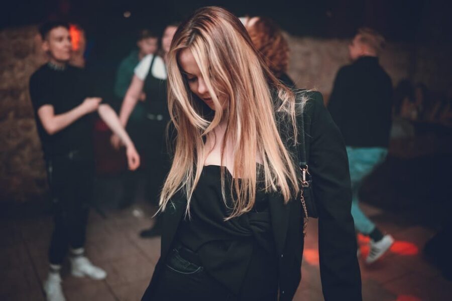 Pub Crawl - 1-hour Open Bar then Vip to 5 Clubs - Krakow - Walking Between Venues: Timing, Group Flow, and Rain
