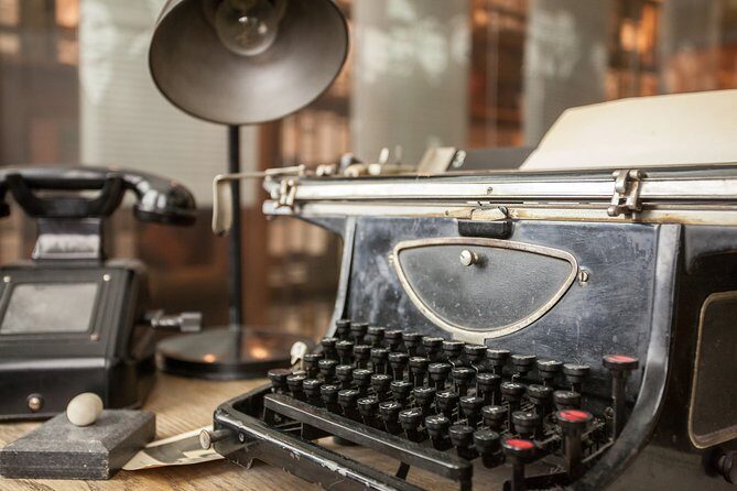 Schindler's Factory Ticket with Skip the Line - Crowds, room flow, and how to avoid the sandwiched feeling