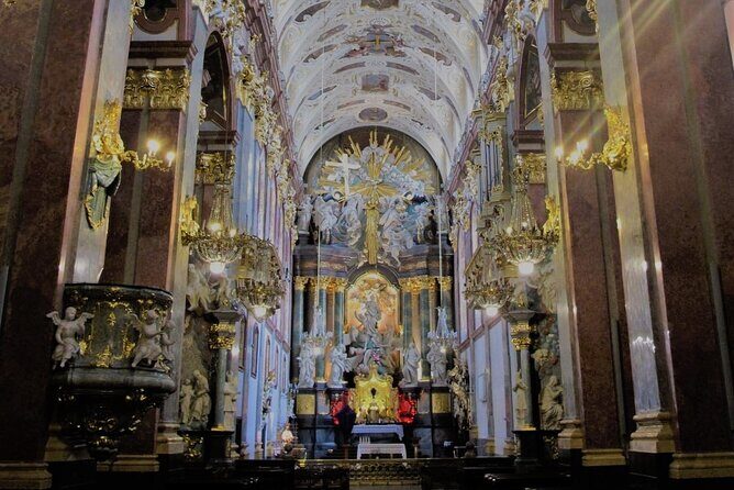 The Black Madonna Tour from Krakow - Lunch and timing: planning around the reveal