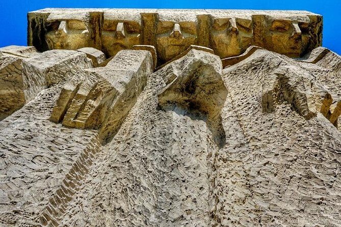 TOUR AL CAMPO DE CONCENTRACIÓN DE PLASZOW. El campo de la Lista de Schindlert. - Plaza central y barracones de prisioneros judíos: el lugar donde todo se cruza