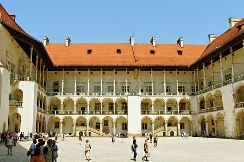 Wawel Castle and Cathedral Guided Tour - Guides: the difference you’ll actually feel inside the rooms