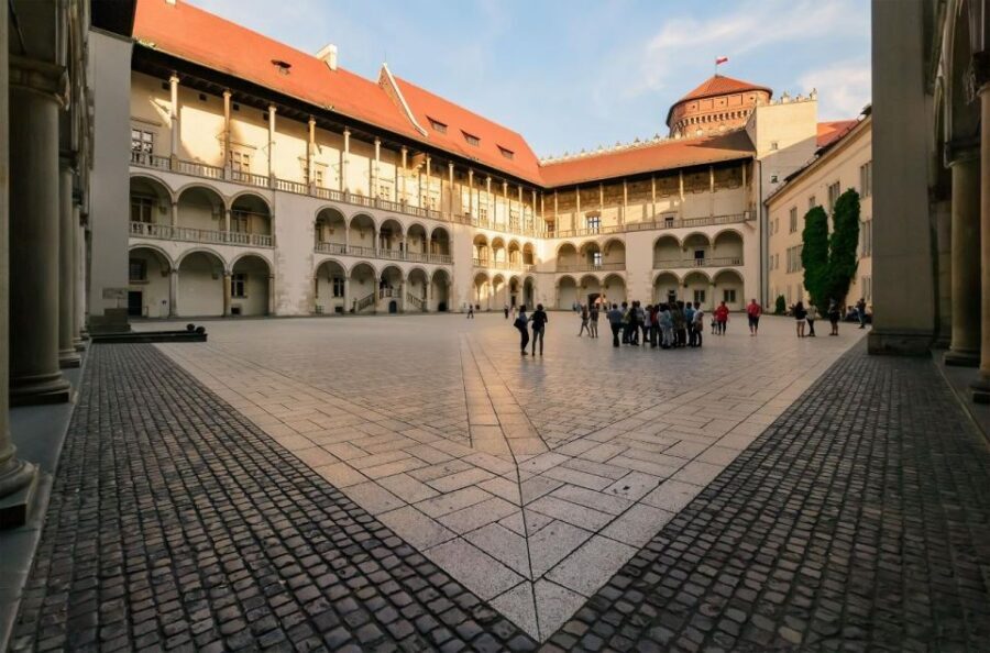 Wawel Castle, Cathedral, Old Town and St. Mary's Basilica - Dress code and practical tips you’ll thank yourself for