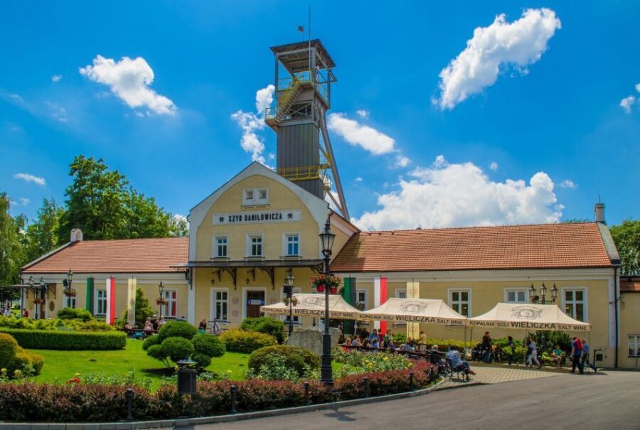 Wieliczka: Salt Mine Entrance and Guided Tour Ticket - The 2.5-Hour Underground Route: Salt Corridors, Carvings, and Statues