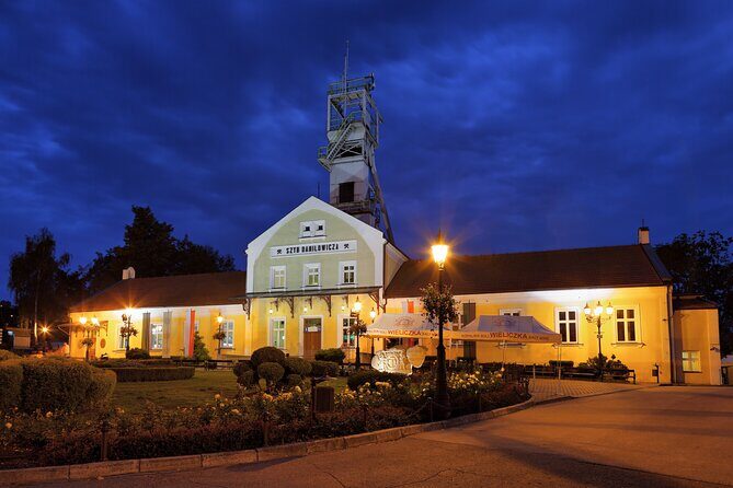 Wieliczka Salt Mine - Private Tour from Krakow - Your 2–3 Hour Walk: Steps, Footing, and Timing Inside the Mine