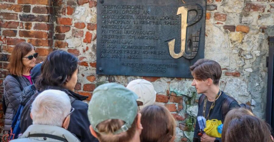 World War II in Krakow Walking Tour in English - Katyń wooden cross: a wartime memory marker you can’t ignore